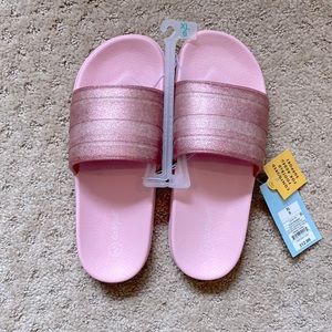 BNWT Cat & Jack Blush Pink Slide Ons Big Kid Size 6
